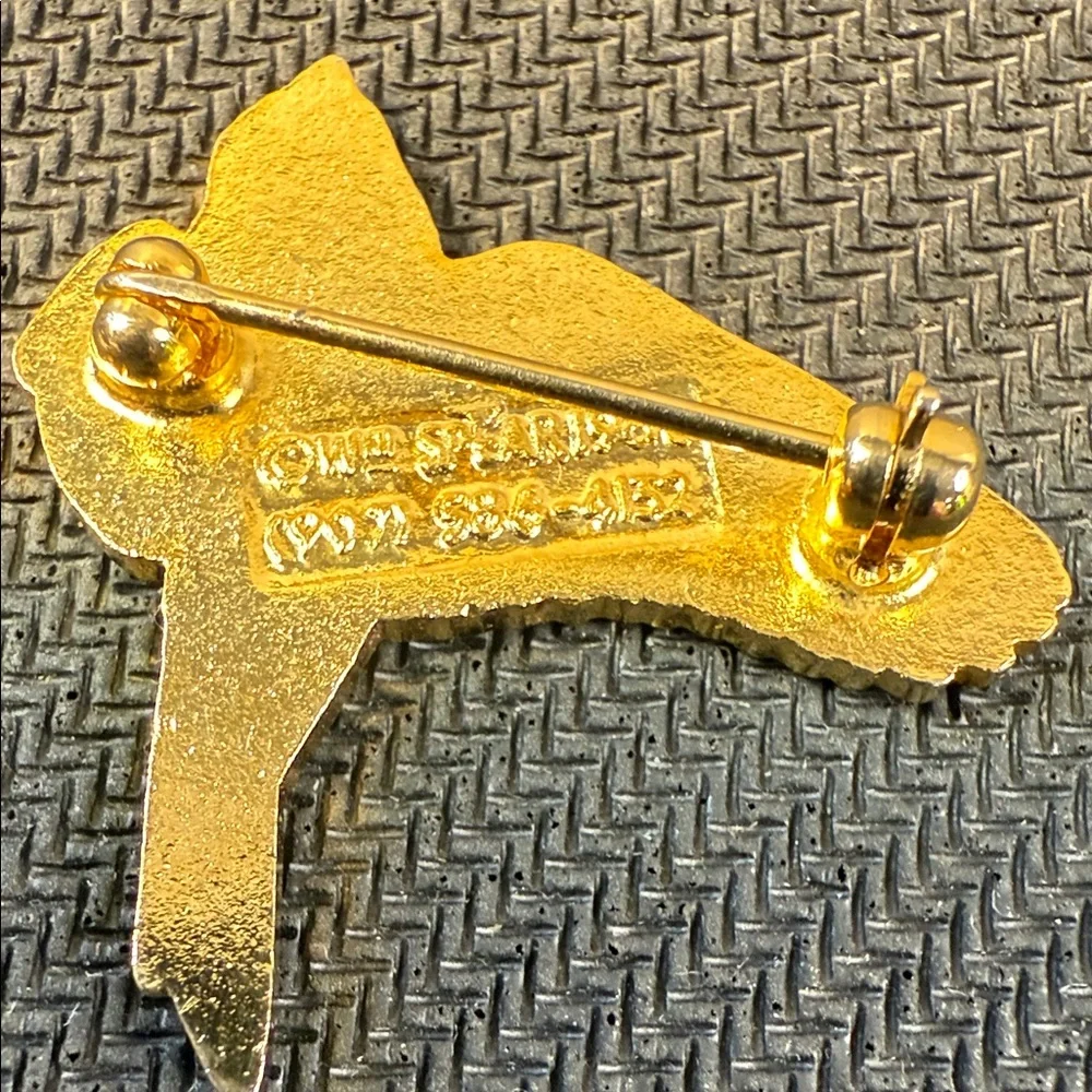 Vintage American Goldfinch Bird Enamel Pin - Decorative broach